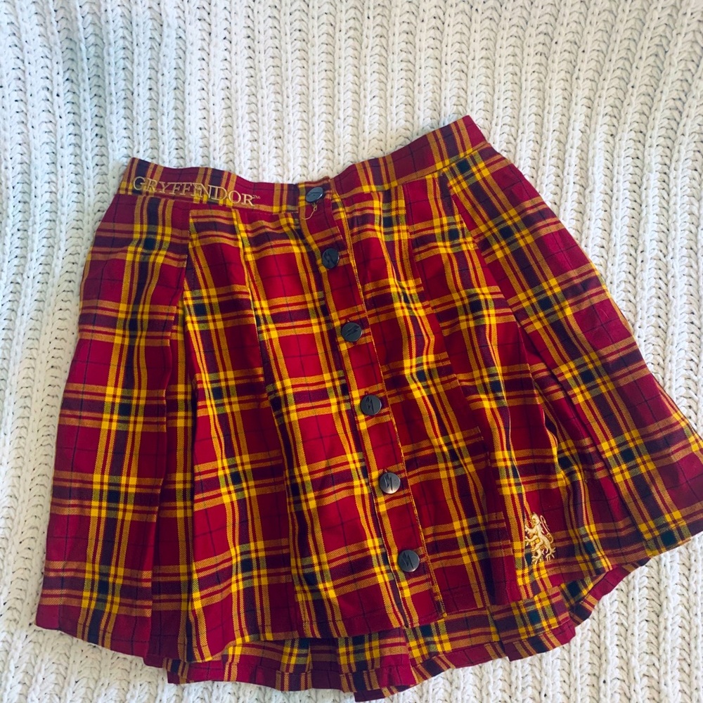 HARRY POTTER GRYFFINDOR PLEATED PLAID SKIRT